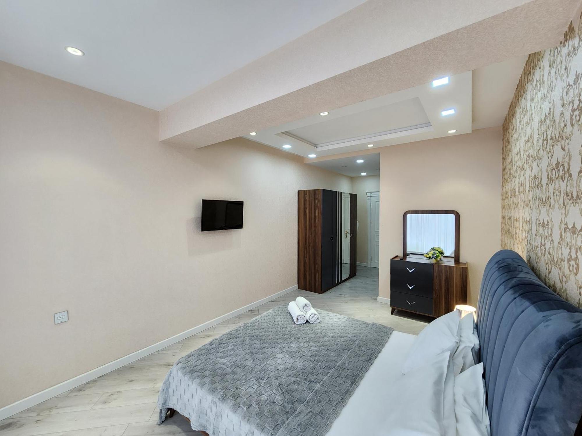 Park Azure Lux Apartment Bakoe Buitenkant foto