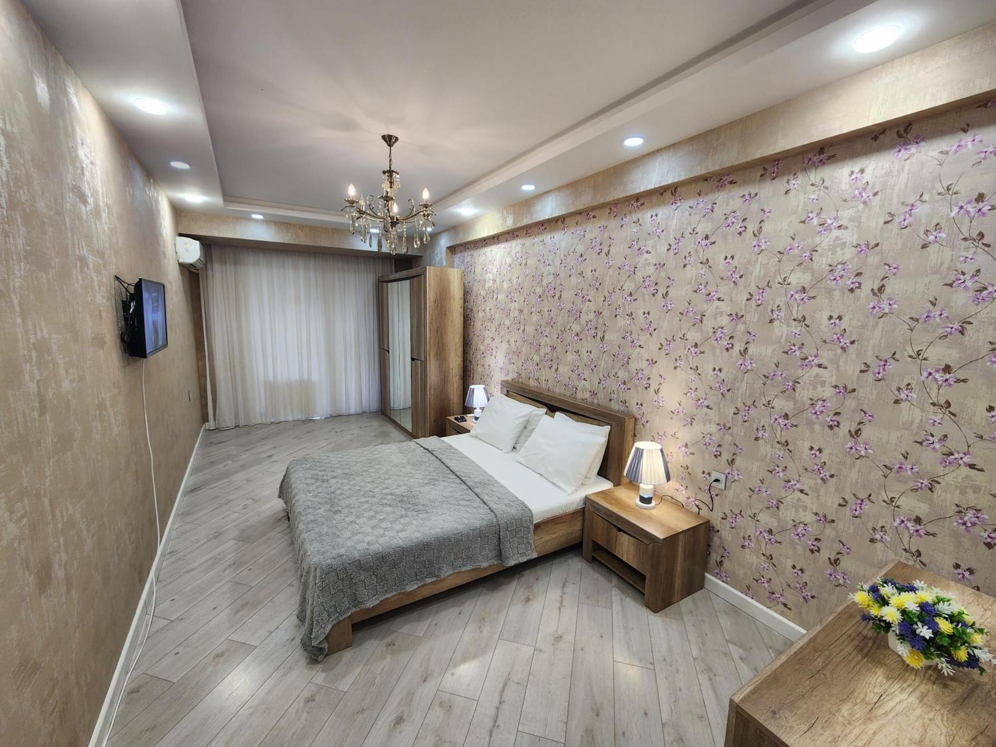 Park Azure Lux Apartment Bakoe Buitenkant foto